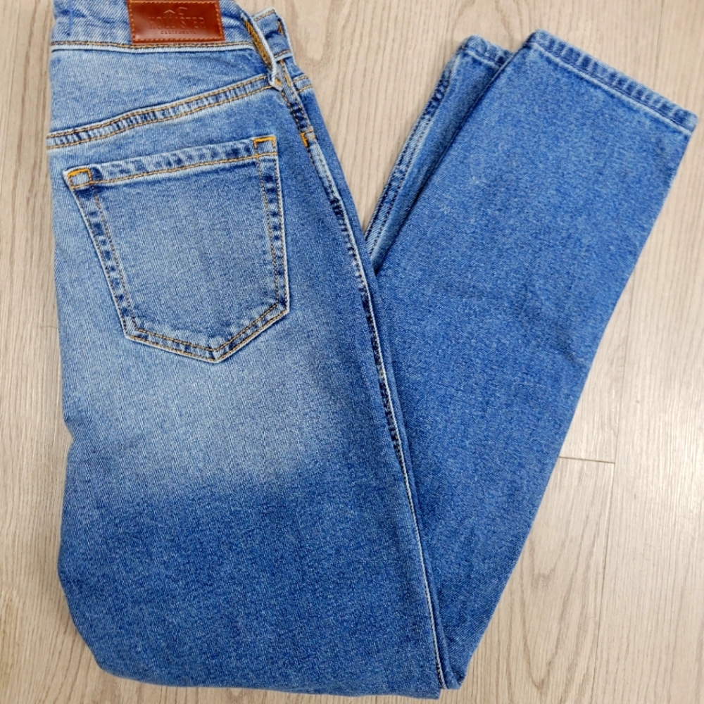 HOLLISTER mom jeans